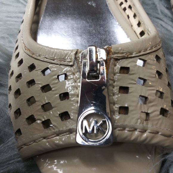 MICHAEL Michael Kors Open Toe Flats - Picture 5 of 7
